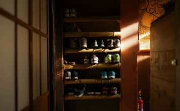 กู้วิกฤตหน้าบ้านรก: หยุดวงจรรองเท้ากองด้วย The Shoe Matrix กู้วิกฤตหน้าบ้านรก: หยุดวงจรรองเท้ากองด้วย The Shoe Matrix