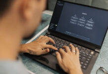 เล่นเกมดึกแล้วตาล้า? ถึงเวลาทบทวน ไม่ใช่แค่หยอดน้ำตาเทียม เล่นเกมดึกแล้วตาล้า? ถึงเวลาทบทวน ไม่ใช่แค่หยอดน้ำตาเทียม
